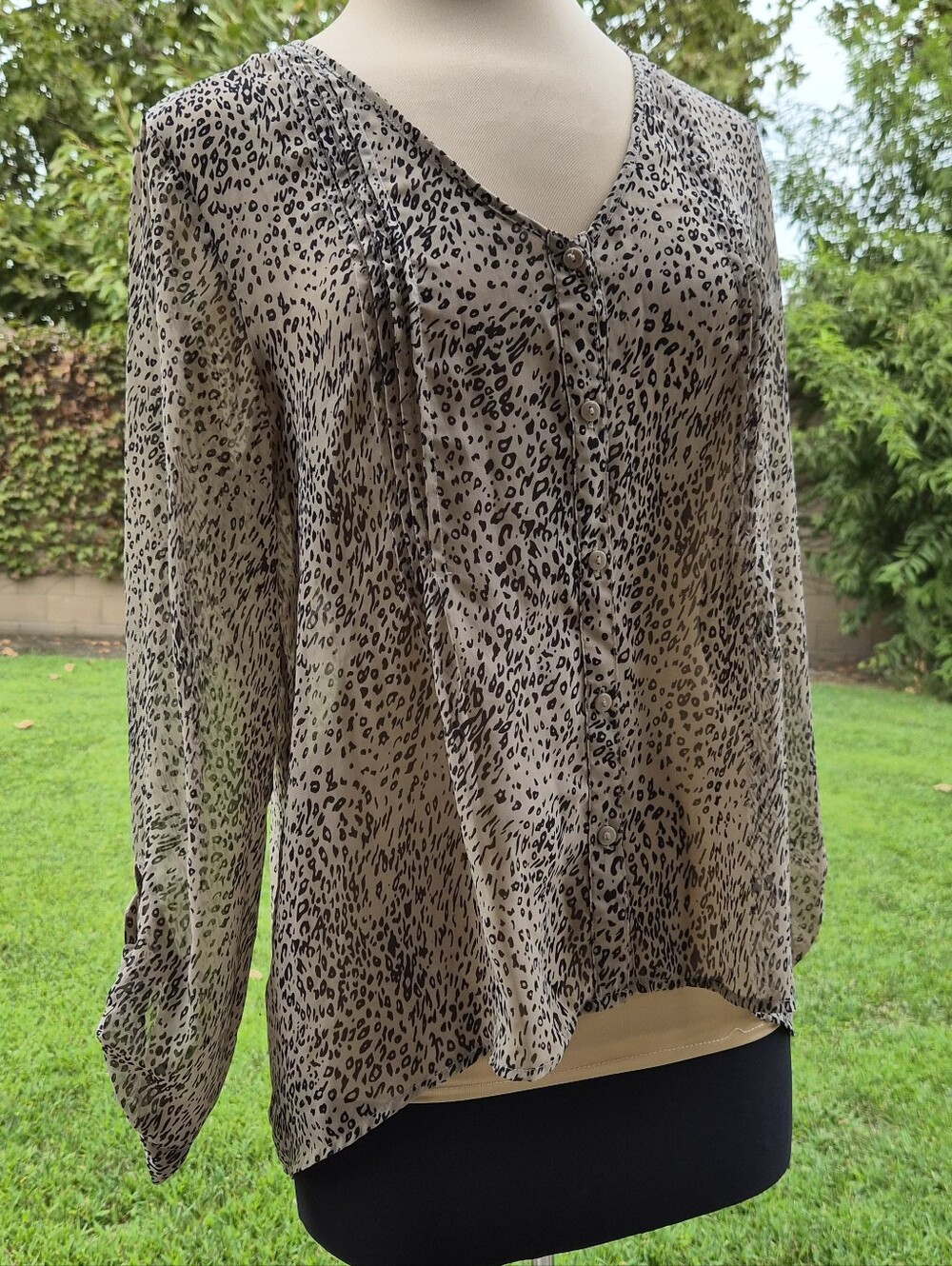 Pins & Needles Brand Sheer Beige Leopard Print V-Neck Blouse M #0495